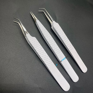 Extensiones de Pestañas Profesionales de Acero Inoxidable Sostenible, con Punta en Ángulo de 45 Grados, Agarre Fuerte, Recubrimiento en Polvo Blanco - Product Image 6
