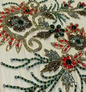 ผ้าทูลล์ปักเลื่อมทองคำแบบสั่งทำพิเศษ ประดับด้วยลูกปัด คริสตัล และงานปักมืออย่างประณีต สำหรับชุดราตรีสุดหรูจากแฟชั่นเฮาส์ - Product Image 2