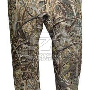 Vêtements durables et flexibles pour les activités de plein air, salopettes de chasse, style moderne et performant. - Product Image 5