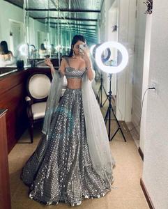 Lehenga Choli con Lentejuelas de Diseño Étnico Indio para Bodas y Fiestas, Estilo Bollywood para Mujer, Vestido Largo Elegante - Product Image 2