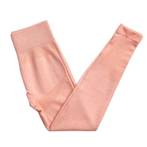 Ensemble 2 pièces sans couture : Leggings sculptants respirants taille mi-haute et brassière de sport pour la gym, le yoga et l'entraînement (121 Ch - Product Image 3