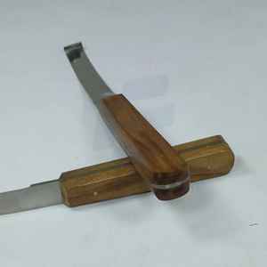 Couteau à sabots en acier Damas de qualité supérieure IRON, outil de fermeur pour le taillage des sabots, lame artisanale, outils vétérinaires, marque privée OEM - Product Image 5