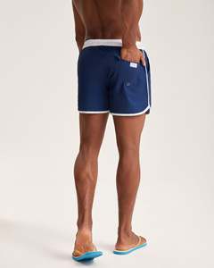 Shorts de sport pour homme 2 en 1 personnalisés, double couche, pour entraînement, course à pied et gym, avec doublure de compression intégrée et poches latérales - Product Image 2