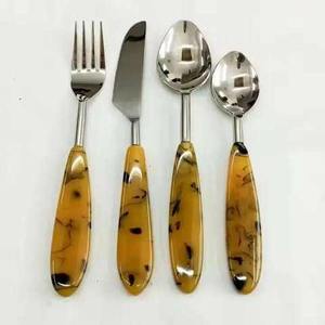 Ensemble de cuillères élégantes avec manche en résine, couverts en acier inoxydable pour la table à manger, la cuisine, la maison et le restaurant - Product Image 2