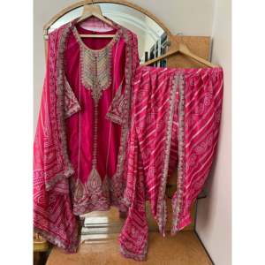 Conjunto de traje de fiesta de diseñador para mujer con bordado - Product Image 3