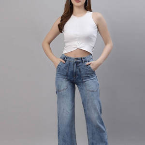 Top corto básico de algodón de moda para usar en capas, elástico y sin mangas para un estilo sin esfuerzo. - Product Image 5