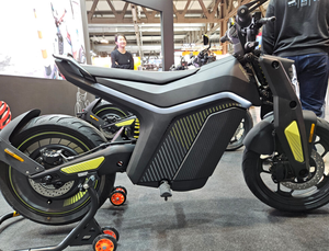 Moto électrique ANAXEON I AM Pro NEUVE ET ORIGINALE - Conduite urbaine haute performance avec des fonctionnalités intelligentes - Product Image 3