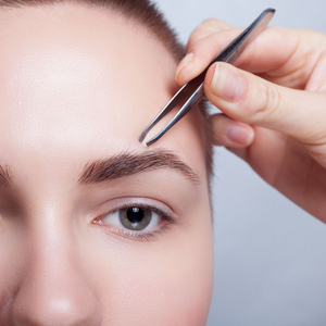 Crayons à sourcils auto-affûtants et taille-crayon de précision professionnels de qualité cosmétique supérieure – Prix de gros - Product Image 4