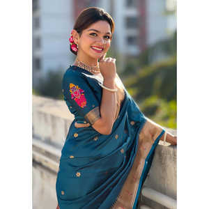 Sari en soie Paithani traditionnel spécial Vitthala God, tissé en denim Zari, Elite Weaves 650g, vêtements indiens et pakistanais - Product Image 3