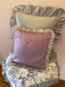 Housse de coussin en soie faite à la main, sur mesure, couleurs variées, douce et chaude, avec volant double face en tissu assorti doublé de taffetas - Product Image 5