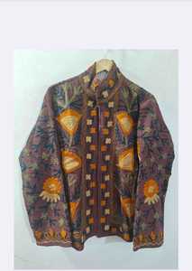 Chaqueta de Mujer con Bordado Suzani de Algodón, Hecha a Mano, Ropa Artesanal para Festivales, Fabricante de Ropa al por Mayor en India - Product Image 2