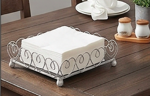 Porte-boîte à mouchoirs vintage en métal, design cœur, sur pied, finition blanche, parfait pour la cuisine, l'hôtel et la maison - Product Image 5