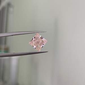 Diamants roses fantaisie taille princesse HPHT CVD cultivés en laboratoire, 1-10 carats, certifiés IGI, clarté VVS, en vrac pour la joaillerie - Vente en gros - Product Image 1