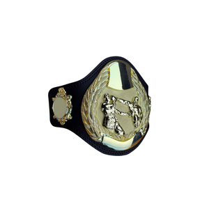Ceinture de championnat de boxe avec détails dorés et motif de combattant, ceinture de titre sportif personnalisable, édition de collection premium - Product Image 6