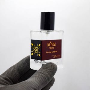 Etiquetas Adhesivas Personalizadas de Lujo para Perfumes con Estampado en Dorado |   Etiquetas de Lámina Cromada Impresas con UV Mate a Prueba de Agua y Embalaje Cosmético - Product Image 1