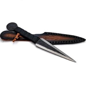 Couteau de chasse droit en acier inoxydable de style médiéval, fait main et personnalisé, avec étui en cuir, pièce de collection, de la marque TARJ ENTERPRISES - Product Image 5