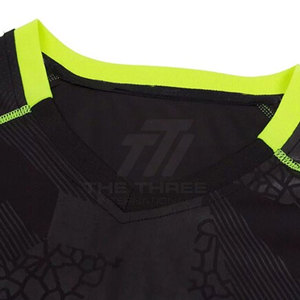 Uniforme de Fútbol Ligero, Duradero y Transpirable, Opciones Personalizables, Hecho de Tela de Malla de Poliéster para Partidos Competitivos y Uso Diario - Product Image 3