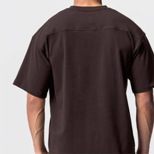 Camiseta de algodón oversize de moda para hombre, con hombros caídos, cuello simulado, estilo urbano informal y a la moda. - Product Image 6