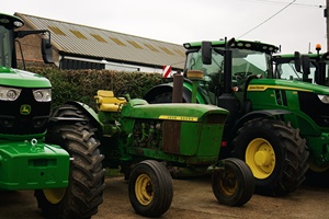 Precio de Fábrica, Tractor John Deere 4020 de Alta Calidad, Maquinaria Agrícola, Motor Diésel, 4x4, PTO, Uso Pesado, Eficiente - Product Image 3