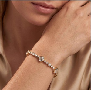 Magnifique bracelet en or rose 9 carats avec diamants de laboratoire ovales orientés est-ouest, 7,75 CTW - Product Image 5