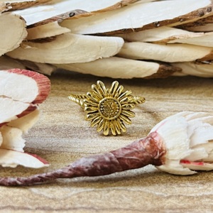 2026 Latest Design <b>Sunflower</b> Statement <b>Ring</b> Floral Brass <b>Rings</b> For Women 18k Gold Plated Twisted Band Dainty Wholesale/OEM/ODM - Product Image 1
