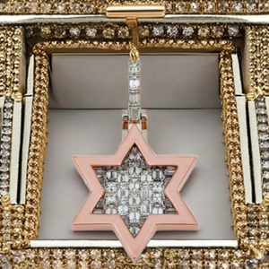 Colgante de Plata 925 Bañado en Oro con Moissanita y Diamantes, Diseño Cristiano de Estrella de David, Triángulos y Escudo, Personalizado, Estilo Hip Hop, para Fiesta y Moda - Product Image 6