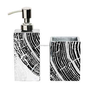 Juego de Baño de Resina Pintado a Mano por Diseñador, Modelo Love, Impermeable, Organizador 4 en 1 para Baños Modernos y para Regalo - Product Image 2