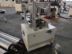 Machine voor het sealen van kartonnen dozen voor tissues met transportband voor papierverpakkingsmachines op zakelijke schaal - Product Image 5