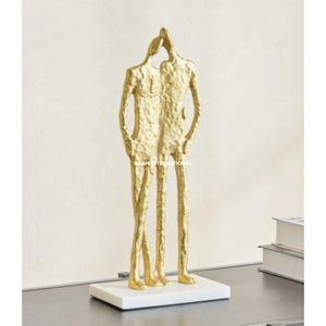 Sculpture géométrique abstraite en métal doré coulé, anneaux entrelacés, sur socle en marbre blanc, pour décoration de bureau - Product Image 4