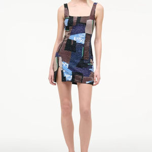 ชุดราตรีสั้นประดับลูกปัดสุดหรูสำหรับผู้หญิง |   ชุดเดรสค็อกเทลทรงเข้ารูปคอวีลึกแบบไม่มีแขน |   ชุดเดรสงานปาร์ตี้ขายส่ง - Product Image 1