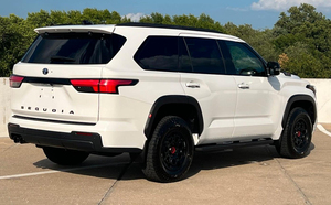 โตโยต้า เซคัวญ่า TRD รุ่นใหม่ ปี 2024 ภายในสีอ่อน หนังแท้ เครื่องยนต์ 4.1-6 ลิตร เทอร์โบ ไฮบริด 10 กม. V6 16 วาล์ว 5 ที่นั่ง ขนาดยาง R21 เกียร์อัตโนมัติ ซีดาน พวงมาลัยซ้าย - Product Image 2