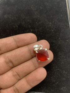 จี้เพชรพลอยสีแดงทรงสี่เหลี่ยมคุณภาพระดับ AAA สำหรับผู้หญิง ดีไซน์หรูหรา งานแฮนด์เมด เรียบง่าย - Product Image 1