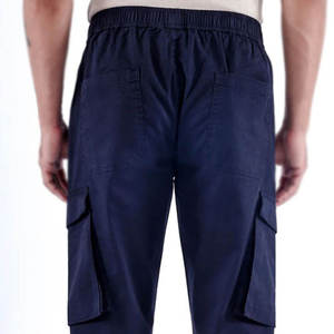 Pantalon cargo bleu marine pour homme, taille élastique, plusieurs poches, style décontracté, tissu en coton respirant, à porter au printemps - Product Image 4