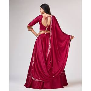 Ensembles de créateurs pour femmes Beautiful Gamthi Work Lehenga Choli - Product Image 4