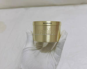 Vente en gros de pots à bougies miniatures de luxe en laiton de haute qualité, couvercle poli, fabrication artisanale, résistant à la chaleur, écologique, décoration intérieure, métal vide - Product Image 6