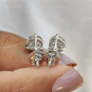 Pendientes de Diamantes de Corte Redondo en Plata 925, Minimalistas para Uso Diario, Unisex, con Engaste de Garra y Cierre de Rosca - Product Image 2