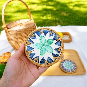 Posavasos de mosaico de ratán tejido vietnamita al por mayor, hecho a mano con nácar y diseño floral, salvamanteles decorativo ecológico para mesa - Product Image 3