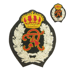 Insignias Bordadas de Alta Calidad y Tamaño Personalizado - Moda de Lujo Ecológica Hecha a Mano en Pakistán - Product Image 2