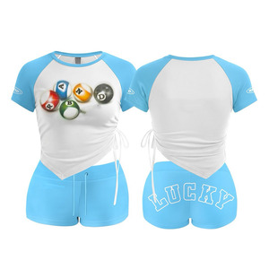 Ensemble short et t-shirt premium 230 GSM en poly-spandex, respirant, extensible, blanc et bleu, avec logo personnalisé imprimé en sérigraphie. - Product Image 1