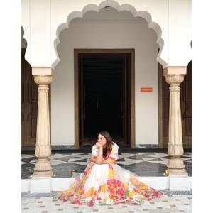 Dernier modèle de lehenga de soirée avec un magnifique imprimé floral pour les robes de bal - Product Image 2