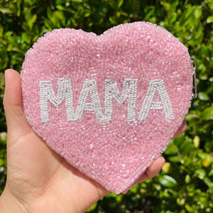Pochette à monnaie personnalisée en perles naturelles, motif cœur rose 'Mama', brodée à la main, mini sac tendance fait main - Product Image 1