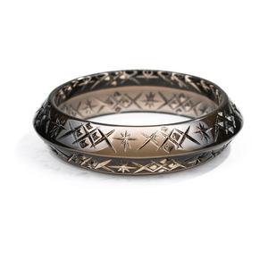 Nouveau bracelet sculpté au design élégant avec motif pyramidal géométrique, bijou unisexe classique pour femme, idéal pour mariage et fête - Product Image 5