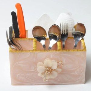 Support de rangement pour pinceaux de maquillage en résine époxy style luxe, organiseur cosmétique, support de rangement pour coiffeuse, artisanat personnalisé au meilleur prix - Product Image 3