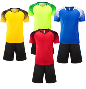 Conjunto de Camiseta de Fútbol Blanca con Cuello en V para Hombre, con Pantalones Cortos Negros y Calcetines, Poliéster que Absorbe la Humedad, Ajuste Atlético para Todas las Temporadas - Product Image 6