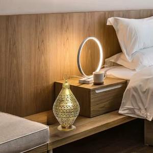 Support de bougie décoratif indien en forme de T pour une lueur subtile sur les tables d'accueil, les coins de décoration intérieure et les concepts de mise en scène de cérémonies - Product Image 2