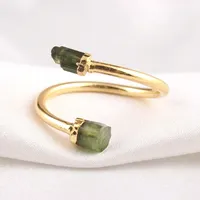 Bague en pierres précieuses naturelles brutes de péridot et de tourmaline verte, en laiton plaqué or 18 carats, design minimaliste, ajustable, unisexe