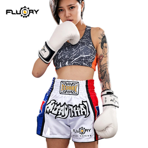 Pantalones cortos de muay thai Fluory Boxing, azules y rojos con estrellas, personalizados. - Product Image 3