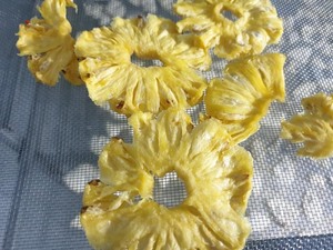 Snacks d'ananas séché moelleux, douceur naturelle, qualité export Vietnam, marque privée, emballage personnalisé OEM - Product Image 3