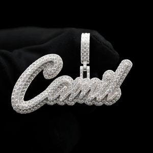 Colgante Masculino de Aleación Chapado en Oro con Diamantes Engastados, Estilo Hip Hop Urbano y Escudo Real - Product Image 1