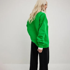 Sudadera Extra Grande Personalizada para Mujer, 100% Algodón, Hombros Caídos, Color Verde, Cuello Redondo, Estilo Urbano - Product Image 2